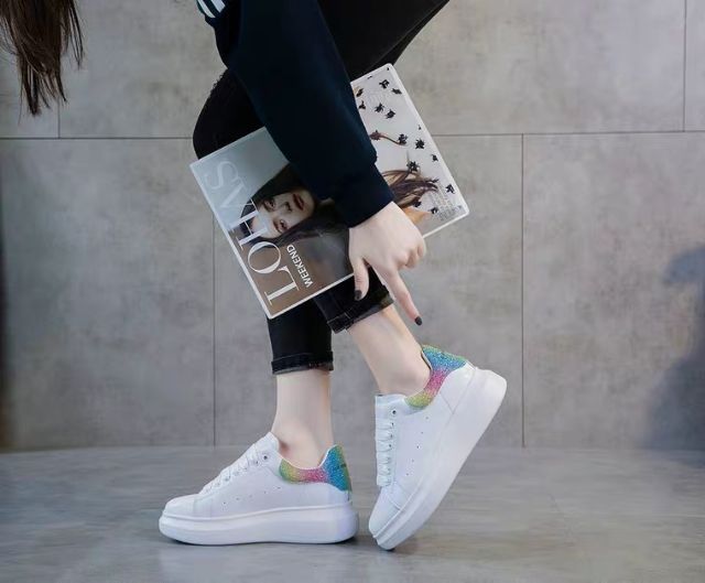 [FREESHIP + FULL BOX] Giày thể thao nữ MCQ gót nhũ phản quang phát sáng mã 888 đế 3cm hot hit | BigBuy360 - bigbuy360.vn