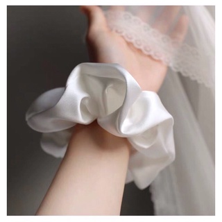 Combo 2 Scrunchies - cột tóc vải đen trắng sang chảnh