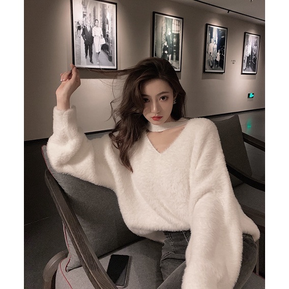 HÀNG SẴN_Áo Len Lông Thỏ Cutout Cổ V