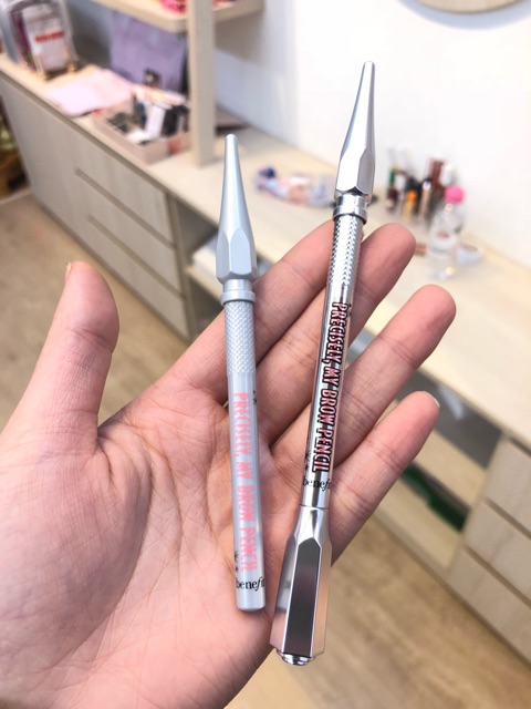 Chì kẻ mày Benefit Cosmetics Precisely My Brown Pencil 12 Hour Wear Bunny Beauty hàng đủ bill | BigBuy360 - bigbuy360.vn