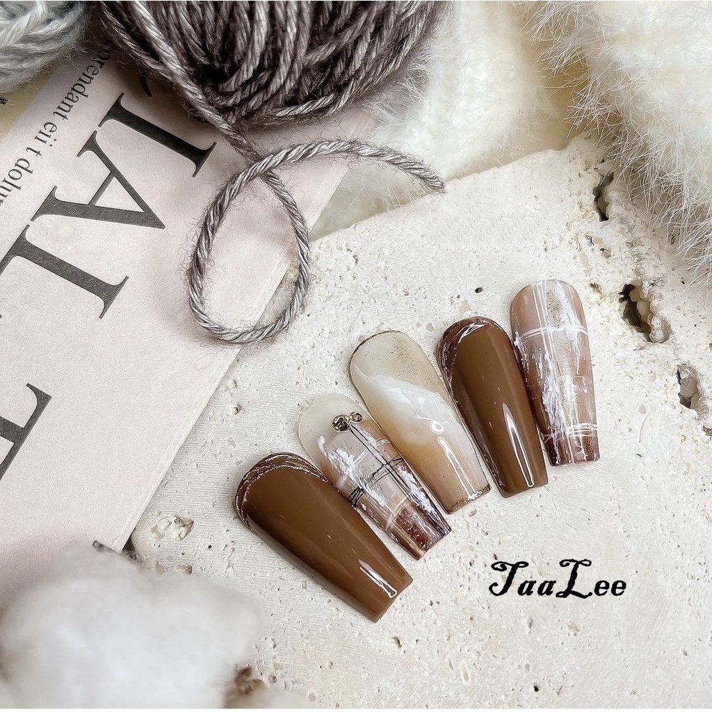 Nail móng tay giả đính đá sang chảnh .Sản phẩm VẼ TAY 100%.KHÔNG IN GIA CÔNG