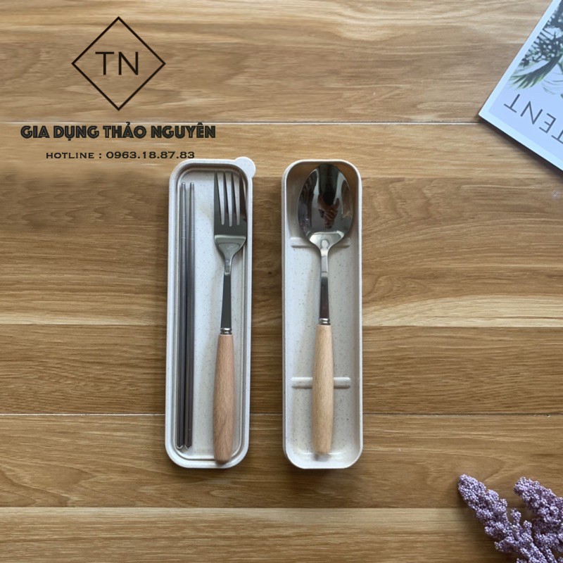 Bộ Thìa Đũa Dĩa Inox Cán Gỗ Lúa Mạch Có Hộp Đựng Cao Cấp Tiện Lợi