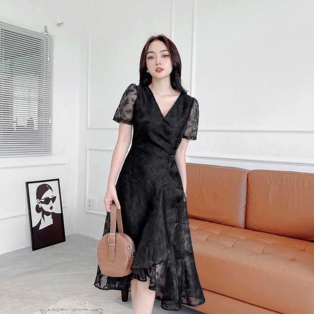Đầm Đi Tiệc NHẬT VY Cổ V Tà Đắp Chéo Chất Voan Tơ Bướm Gân Dáng Xoè Màu Nude, Đen - D2398