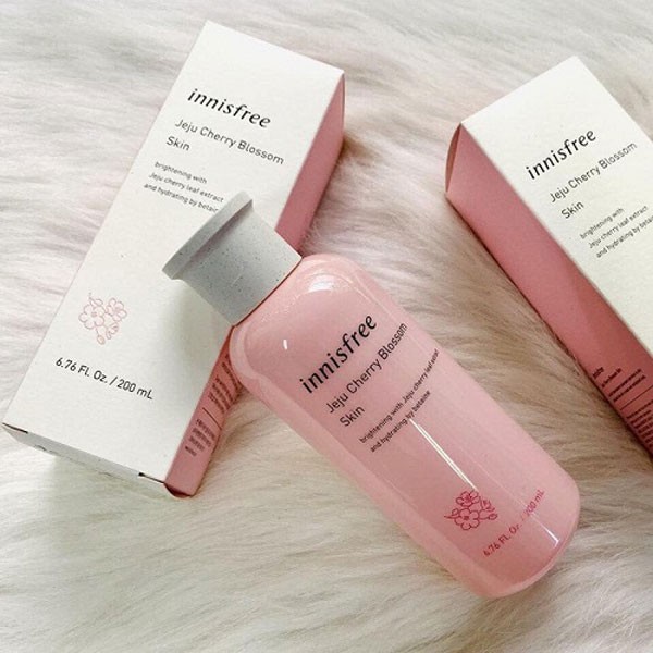 Nước Hoa Hồng Innisfree Jeju Cherry Blossom Skin 200ml