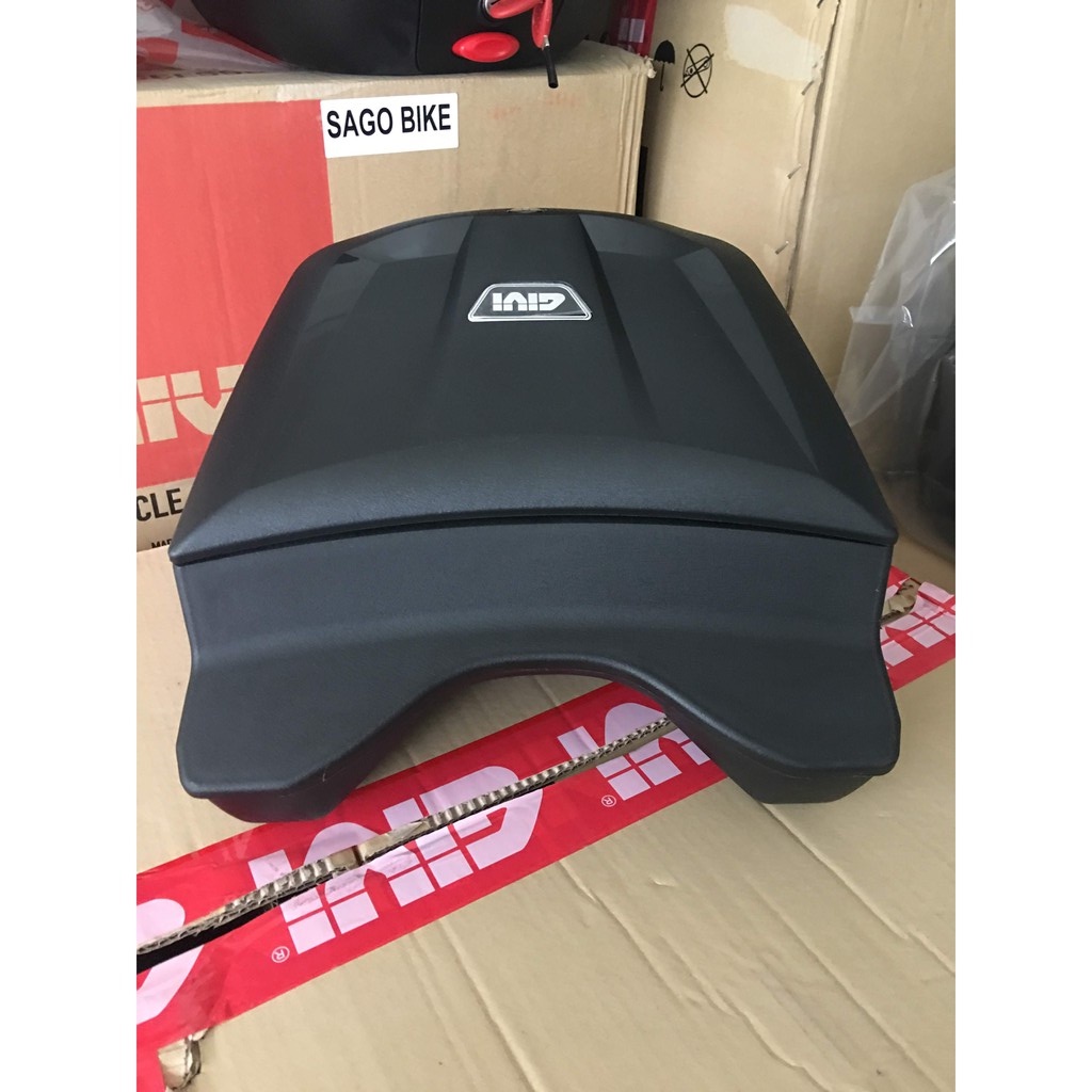 Thùng giữa Winner X, thùng Givi G12N kèm bát gắn theo xe, hàng Givi chính hãng, bảo hành 2 năm
