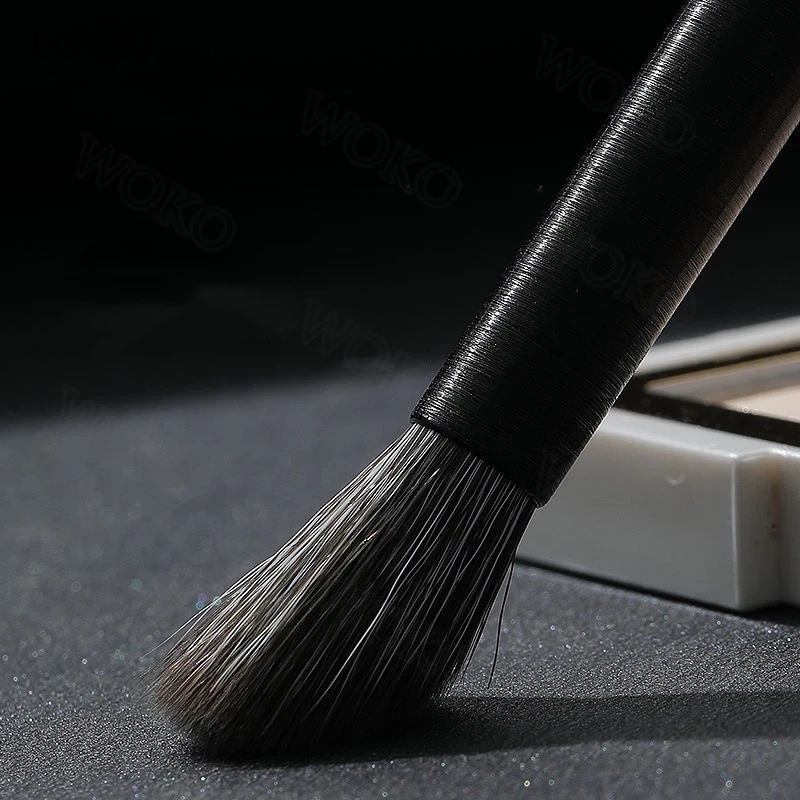 Cọ Trang Điểm Tạo Khối Sợi Len Mềm Mại Tiện Dụng