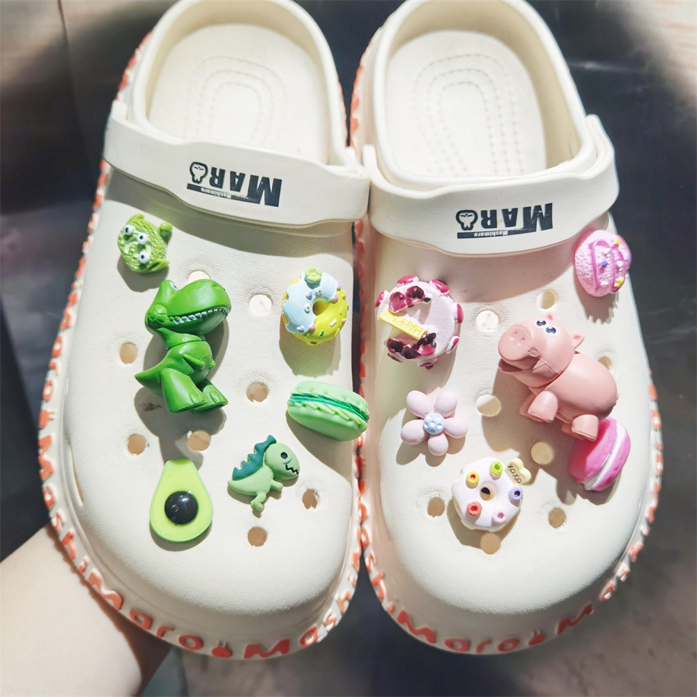 Giày Crocs Họa Tiết Hoạt Hình Buzz Lightyear Jibits Macaron Donut Jibbits Dâu Tây Trang Trí Giày Crocs Jibbitz Cho Nữ