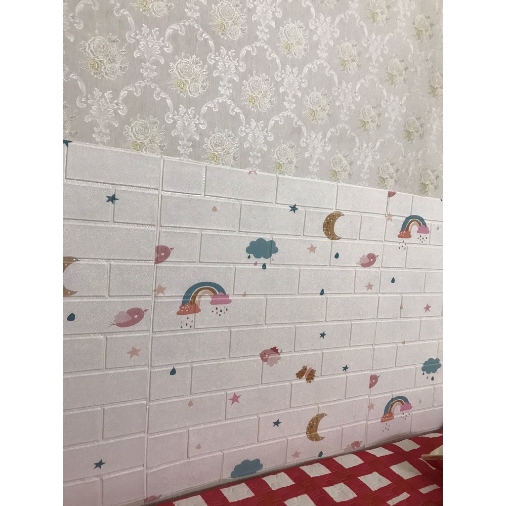 Xốp Dán Tường Hoạt Hình 3D Siêu Dễ Thương, Kích Thước 70*77 cm, Mặt Sau Có Sẵn Keo