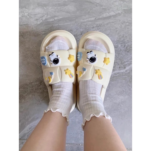 Dép Bánh Mì Quai Ngang Chất Cao Su Dẻo Mềm Êm Chân Kèm Charm Hình Gấu Cute FREESHIP50K beechanstore