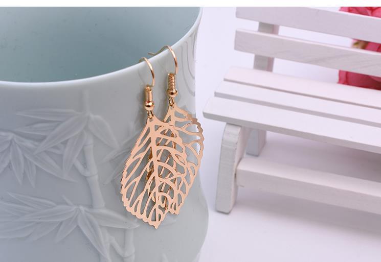 bông tai Hollow Women's Fashion Elegance RetroLeaves Earrings Long  Simple Earrings