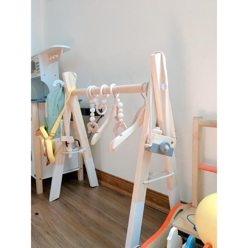 [Mã LIFE0503TOYS1 giảm 10% đơn 150k] Kệ chữ A gỗ Đồ chơi cho trẻ sơ sinh kèm chuỗi hạt treo kệ SAVAKIDS