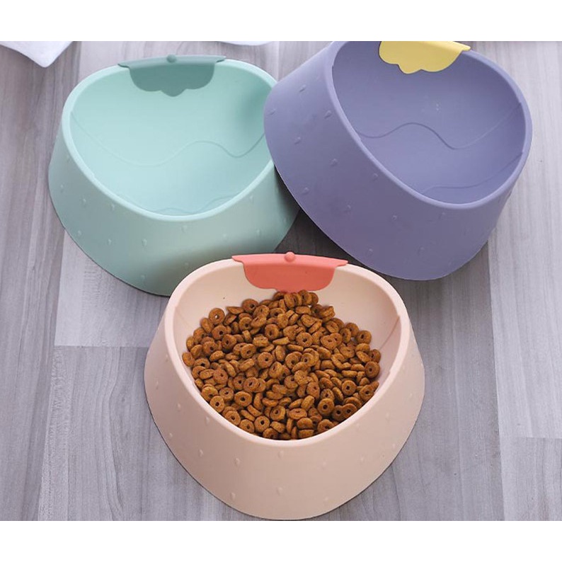 Bát ăn quả dâu cho chó mèo