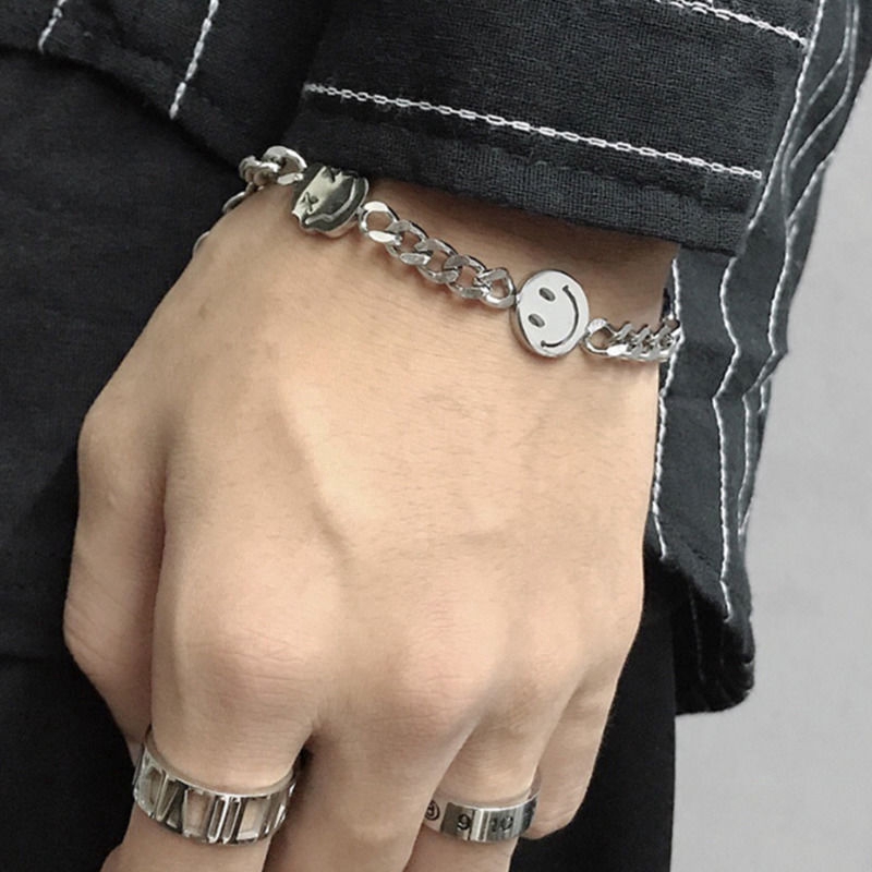 Vòng Tay Bằng Thép Titan Hình Mặt Cười Đơn Giản Cá Tính