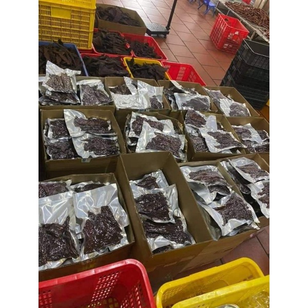 Thịt trâu gác bếp Tây Bắc thơm mùi Hạt dổi , Mắc khén, Tặng kèm Chẩm Chéo 500Gr | BigBuy360 - bigbuy360.vn