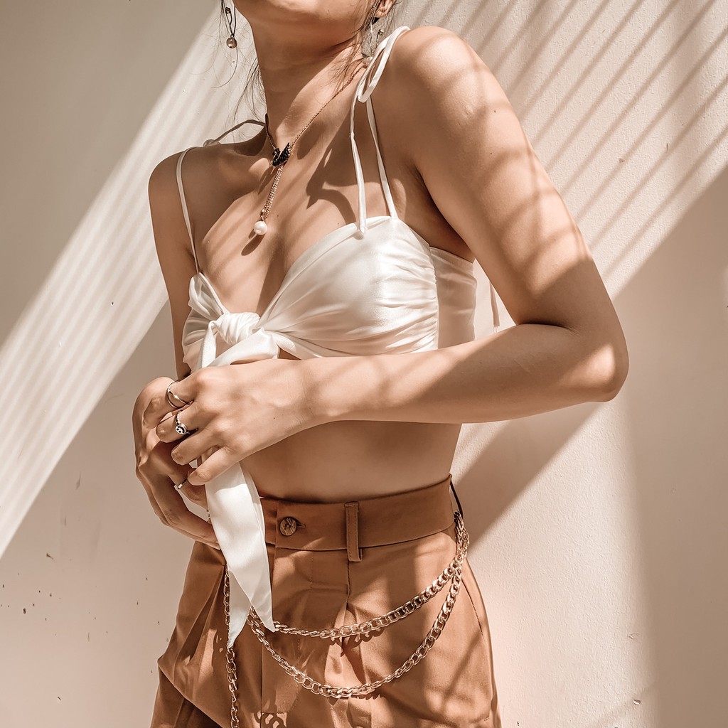 Áo croptop hai dây thắt nơ ngực gợi cảm, thích hợp đi biển, dạo phố - Dánh cho nàng chuộng phong cách sexy, cá tính | BigBuy360 - bigbuy360.vn