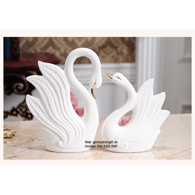 Tượng Đôi Thiên Nga Hạnh Phúc-gây ấn tượng nhờ chất gốm mịn, mượt, đường nét tinh tế và vẻ ngoài sinh động của sản phẩm