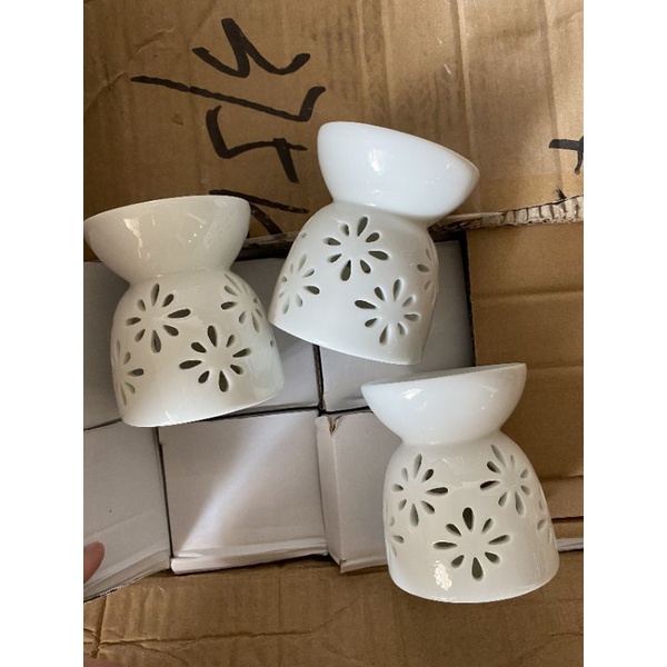 Đèn Xông Tinh Dầu Đốt Bằng Nến Hoa Nhí Màu Trắng Mini Đẹp và Sang Trọng