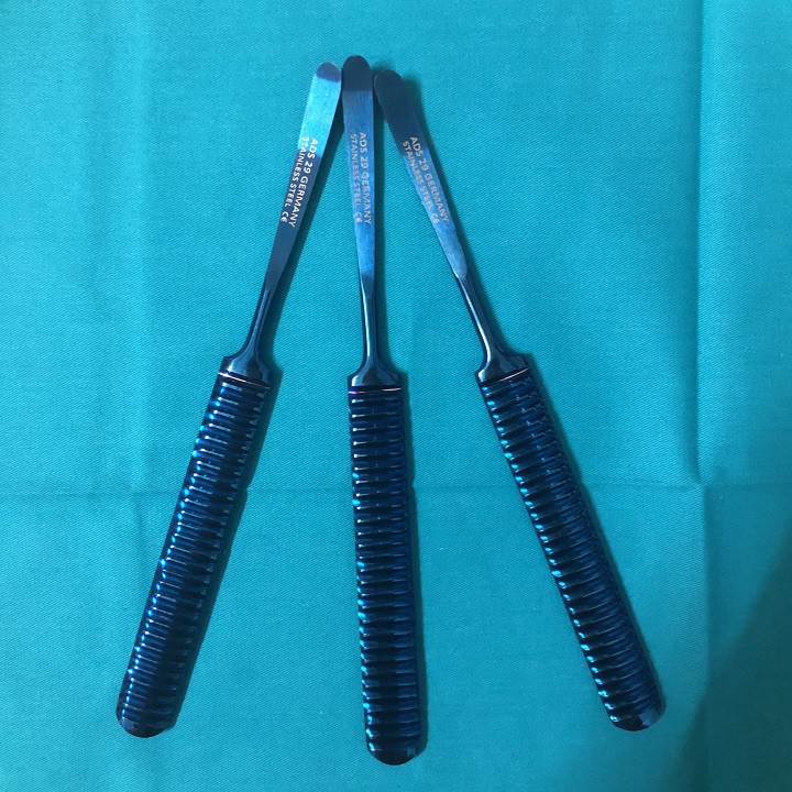 Nạo thẩm mỹ 1 đầu thẩm mỹ xanh Đức