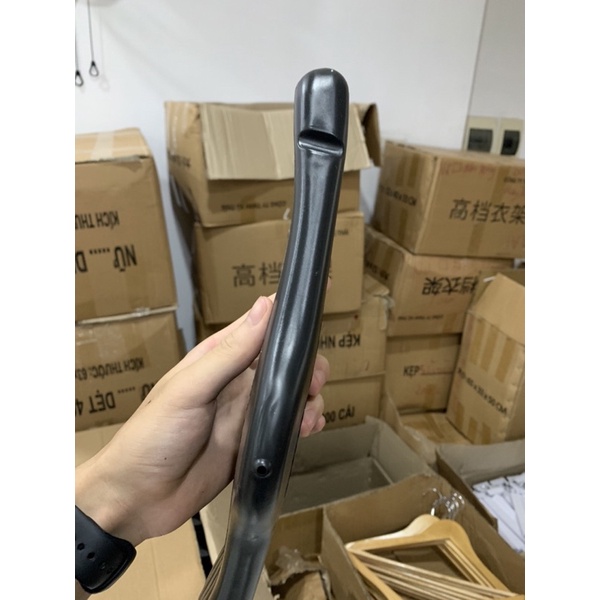 Móc nhựa nữ vai to màu đen vai 38cm, có rãnh treo tiện dụng, đầu móc xoay 360 - mắc áo nhựa gia đình - phụ kiện giá rẻ