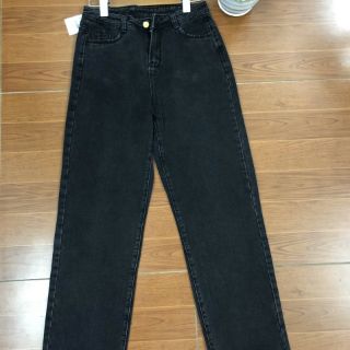 Quần jeans nữ  ống suông..