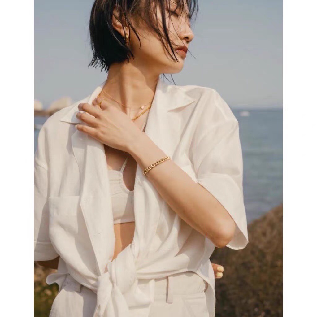 Áo khoác vest đũi xước nữ bigsize ngắn tay lỡ xẻ tà thắt eo tôn dáng, blazer ngắn thiết kế mặc đi chơi du lịch biển