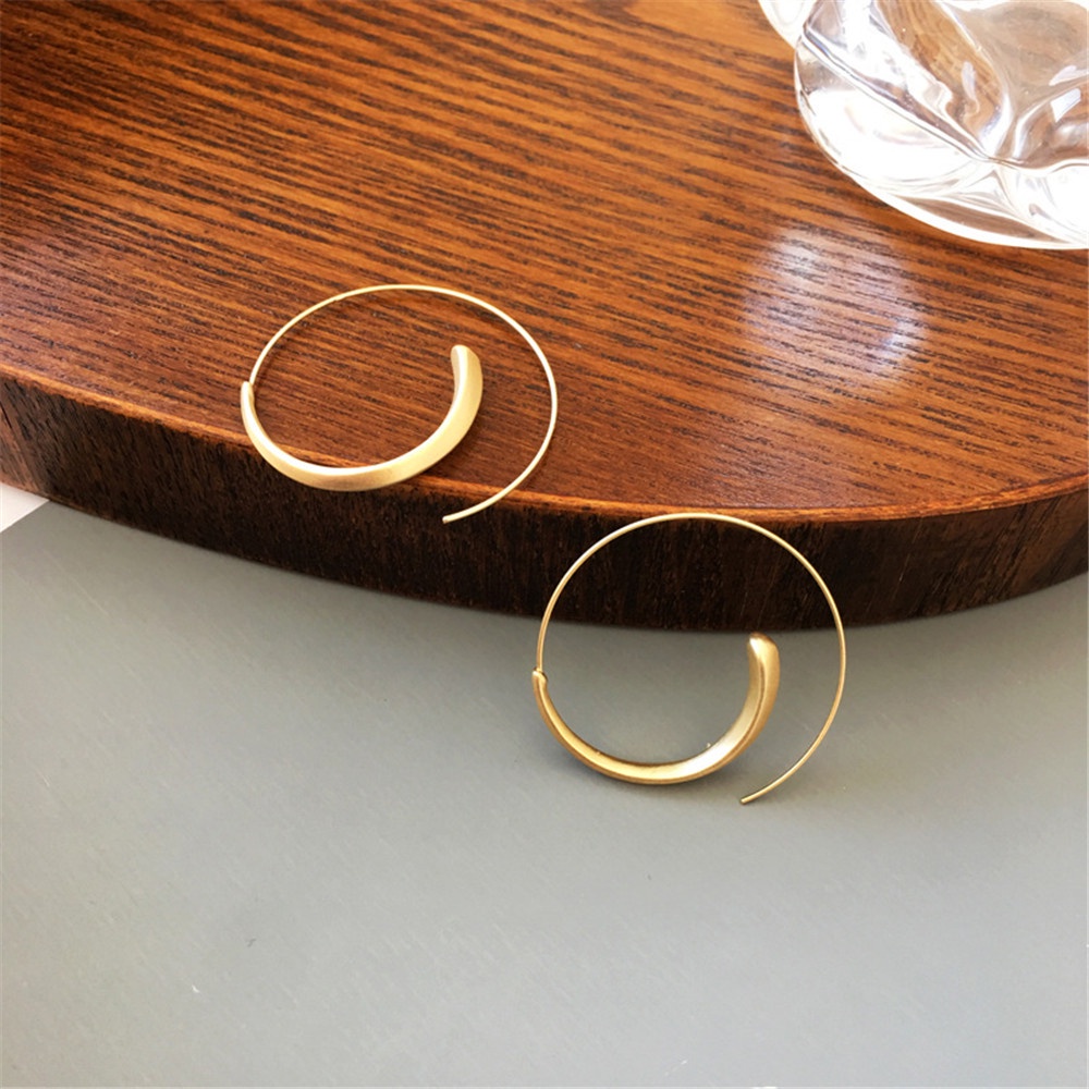 Bông Tai Hình Tròn Màu Vàng Thiết Kế Đơn Giản Thời Trang Sang Trọng Cho Nữ bông tai nữ