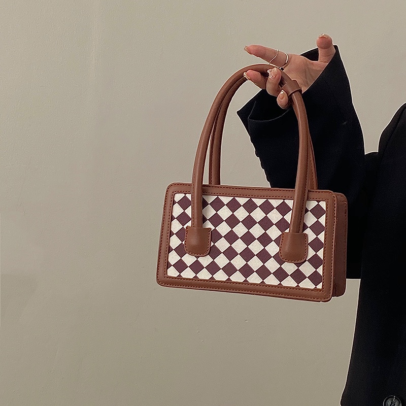 Túi Xách Hình Thoi Dễ Phối Đồ Thời Trang Cho Nữ