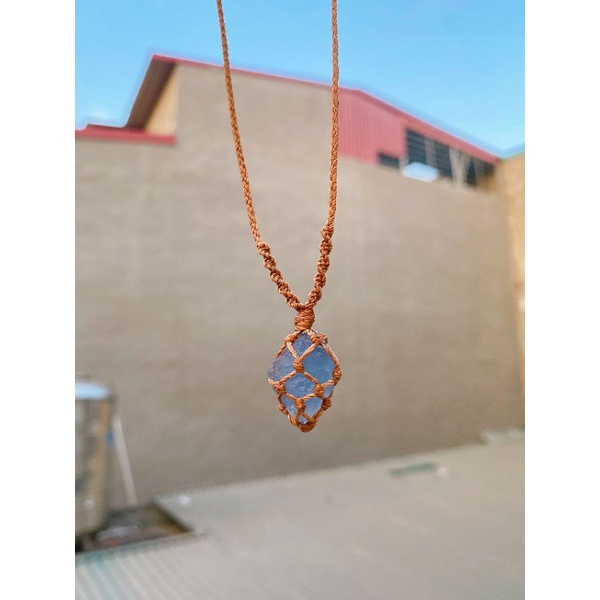 Vòng cổ blue fluorite đan macrame