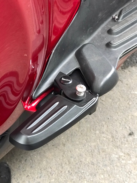 Gác Chân Vespa Sprint Primvera LX S