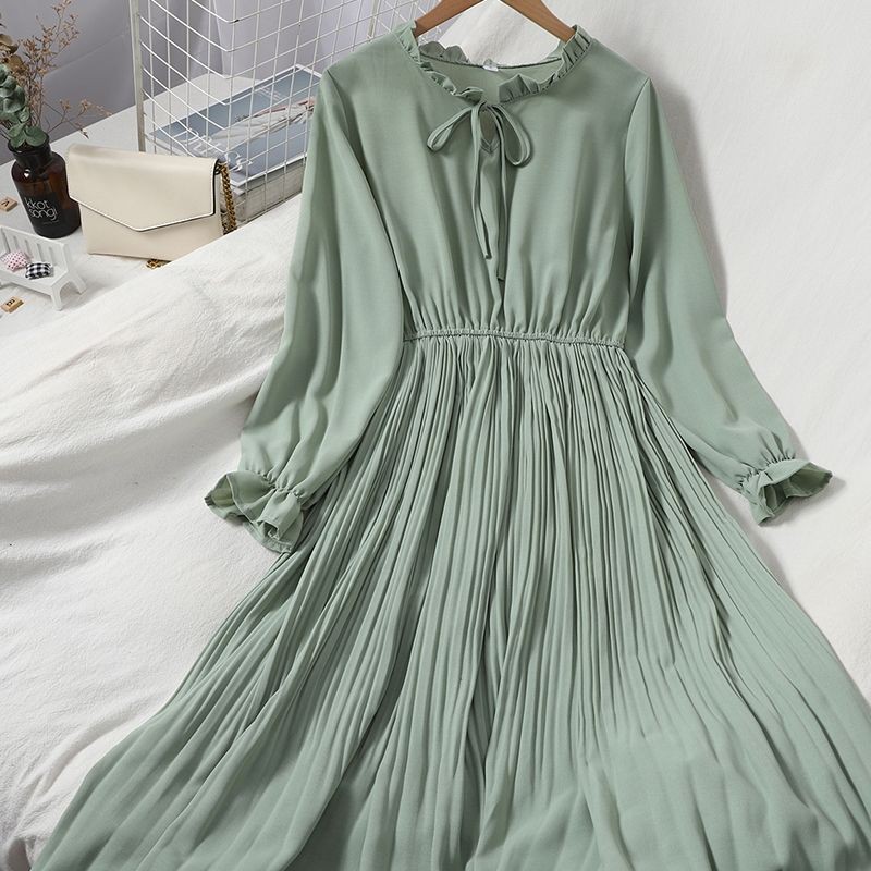 Đầm xếp ly và váy hoa nhí vintage | BigBuy360 - bigbuy360.vn