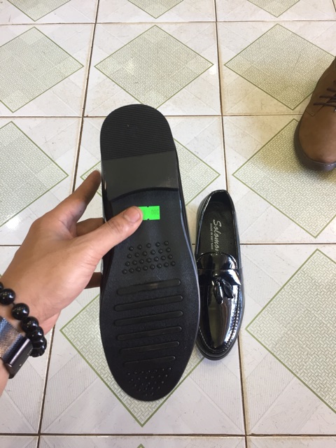 Giầy lười hàn quốc giá rẻ  chuông đen | BigBuy360 - bigbuy360.vn