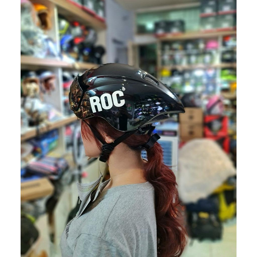 Nón thể thao ROC R16 màu đen bóng chữ trắng siêu đẹp