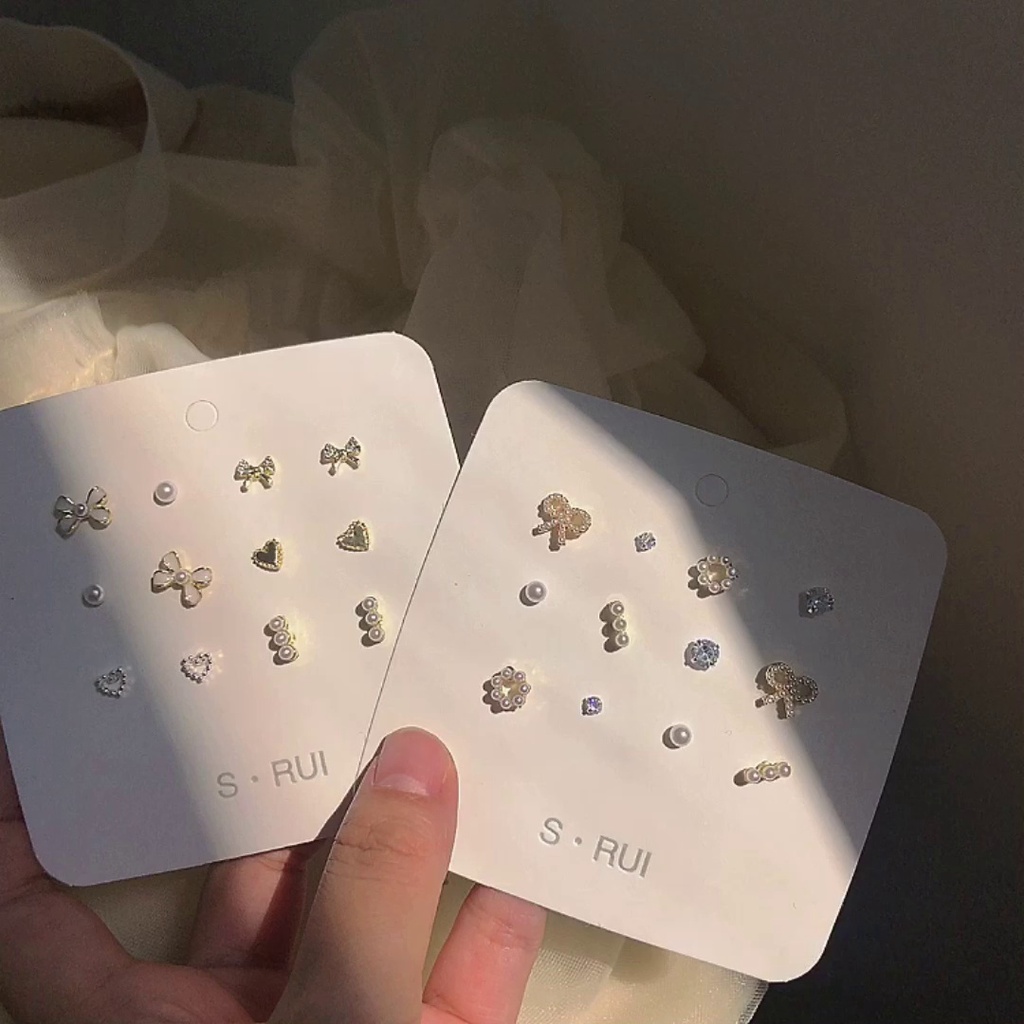 Đôi Bông Tai Họa Tiết Trái Tim Thời Trang Sành Điệu Cho Nữ