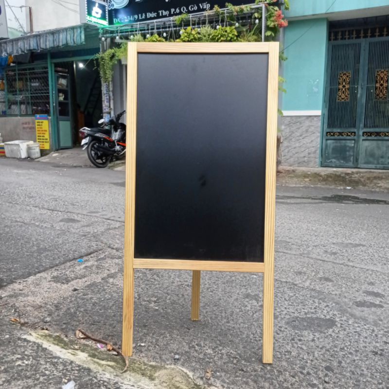 BẢNG ĐEN MENU 60*120 MÀU GỖ TỰ NHIÊN VIẾT PHẤN VIẾT BÚT HUỲNH QUANG