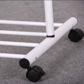 Giá treo sắt có bánh xe