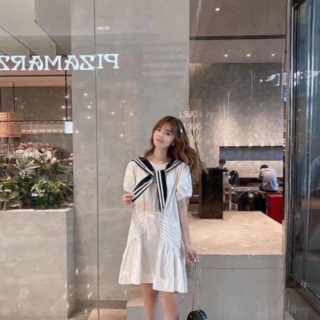Váy thủy thủ trắng