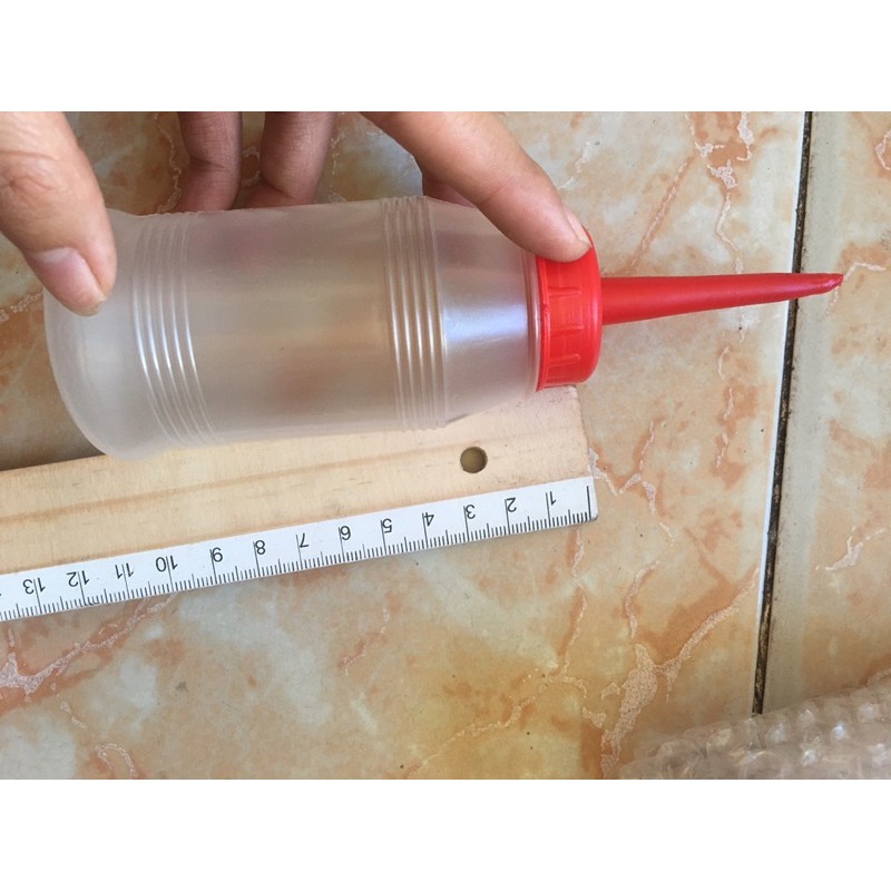 Bình tra dầu nhớt máy may gia rẻ xanh đỏ
