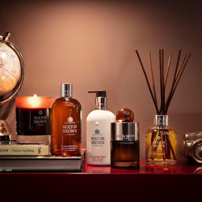 MOLTON BROWN - Sữa Tắm Cao Cấp Hương Nước Hoa 300ml