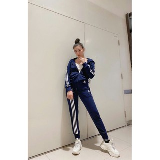Set thể thao das nữ có nón màu xanh navy