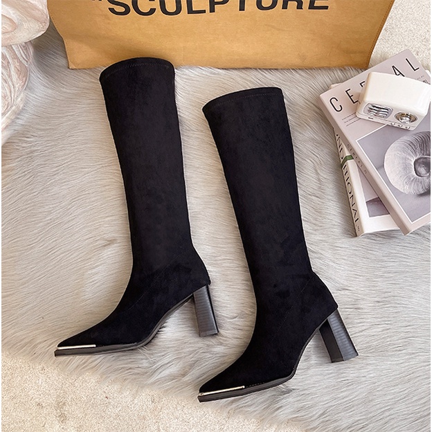 Giày boot da lộn cao gót 7cm vân gỗ phối mũi vuông viền kim loại công sở vintage