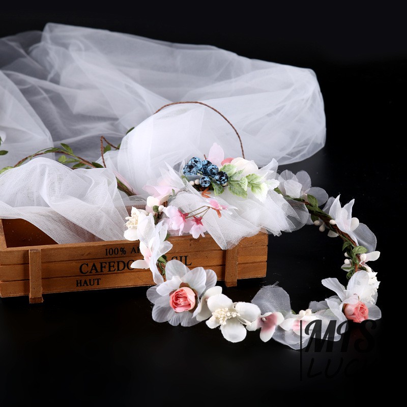 Vòng cài tóc và vương miện thời trang thanh tú cho cô dâu