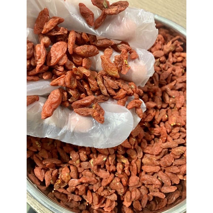 Câu kỷ tử ngọt nấu canh, pha trà, nấu chè dưỡng nhang rất thơm và tốt cho mắt 250g