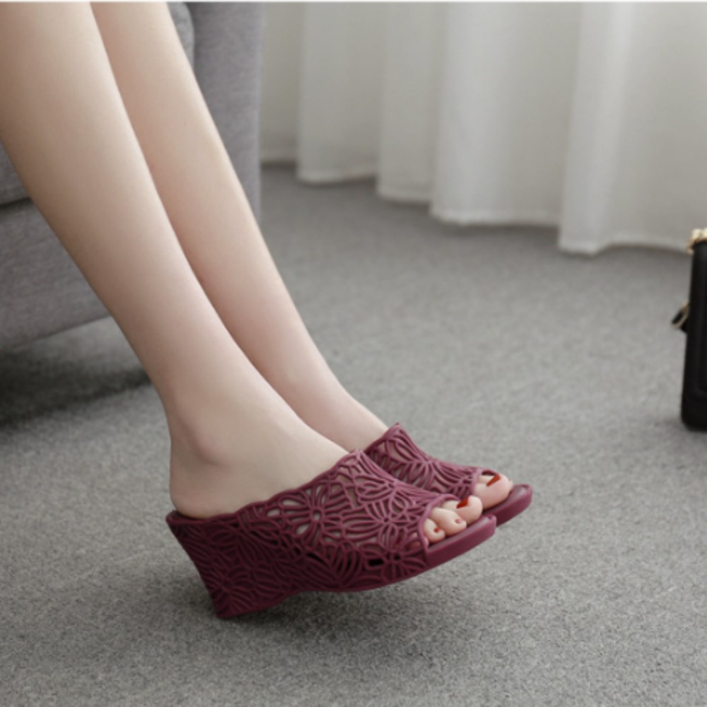 Dép nhựa nữ xinh đế cao 8cm đi mưa tiện dụng