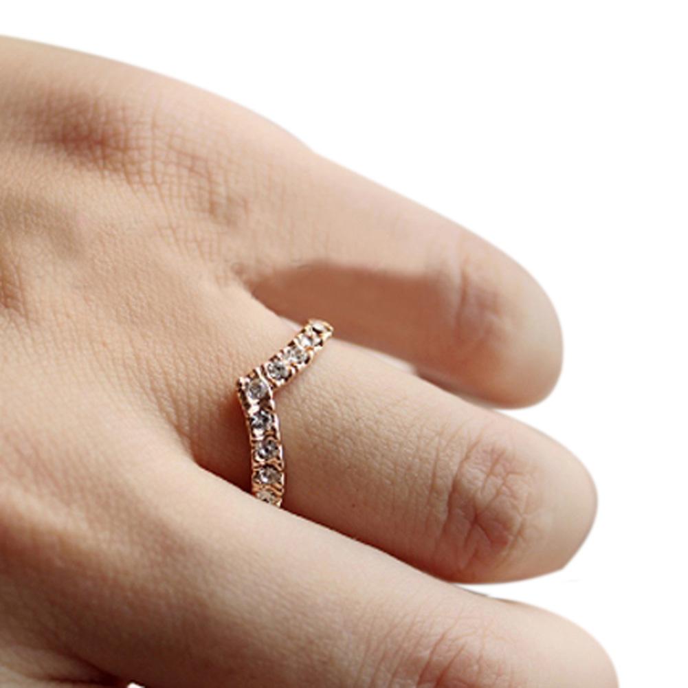 FANCYQUBE Nhẫn Tay Mạ Vàng Mặt Chữ V Đính Đá Pha Lê