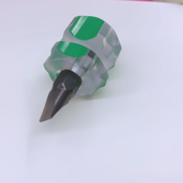 Vít tháo kim và tháo ốc máy may gia đình