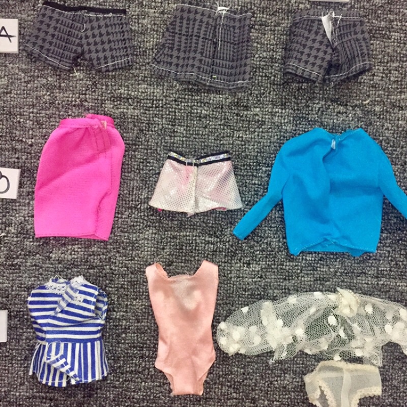 QAA2-Quần áo dành cho búp bê barbie đã qua sử dụng