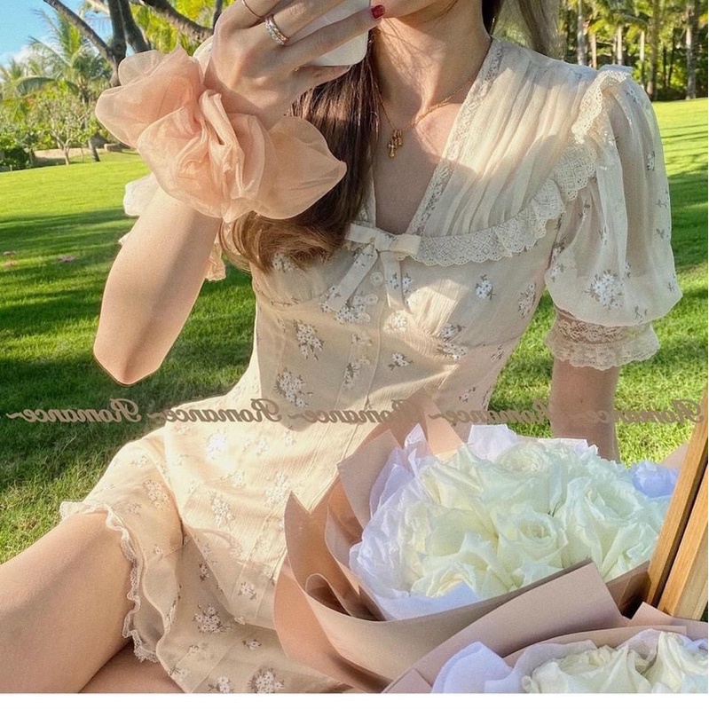 Đ𝐀̂̀𝐌 HOA CỔ V VIỀN REN NƠ TAY BO