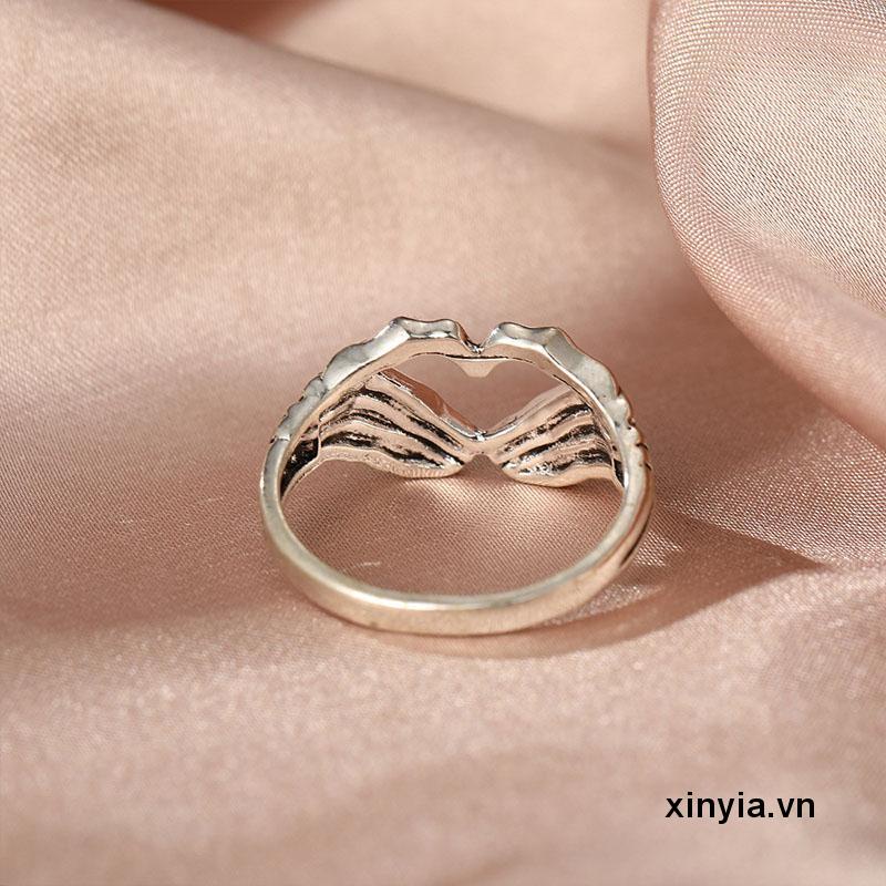 Nhẫn kim loại hình xương bàn tay kiểu dáng độc đáo cá tính