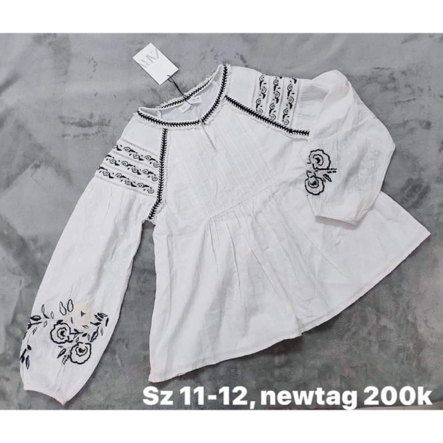 Áo trắng thêu hoa- Zara aut