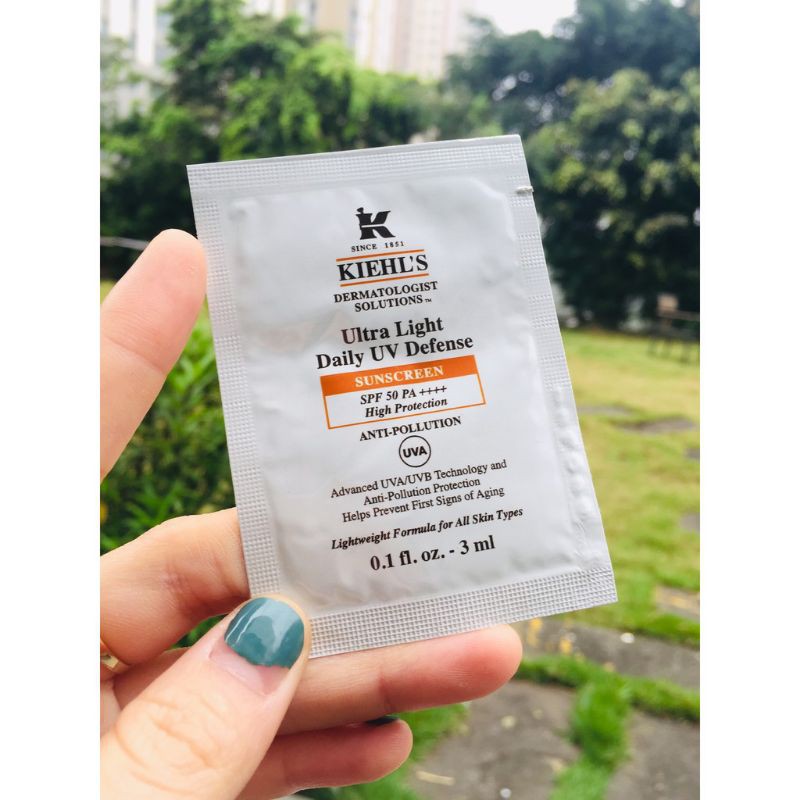 Sample Kem chống nắng dạng gel Kiehl’s Ultra Light Daily UV Defense SPF50 PA++++ 3ml